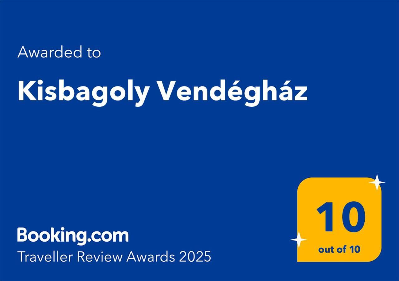 Kisbagoly Vendeghaz Parád